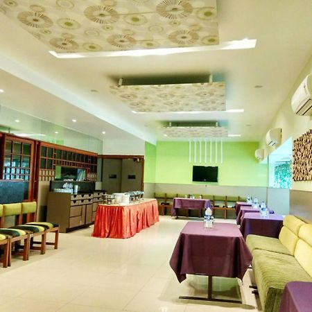 Hotel Raviraj Pune Eksteriør bilde