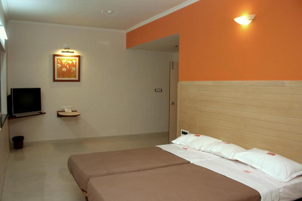 Hotel Raviraj Pune Eksteriør bilde