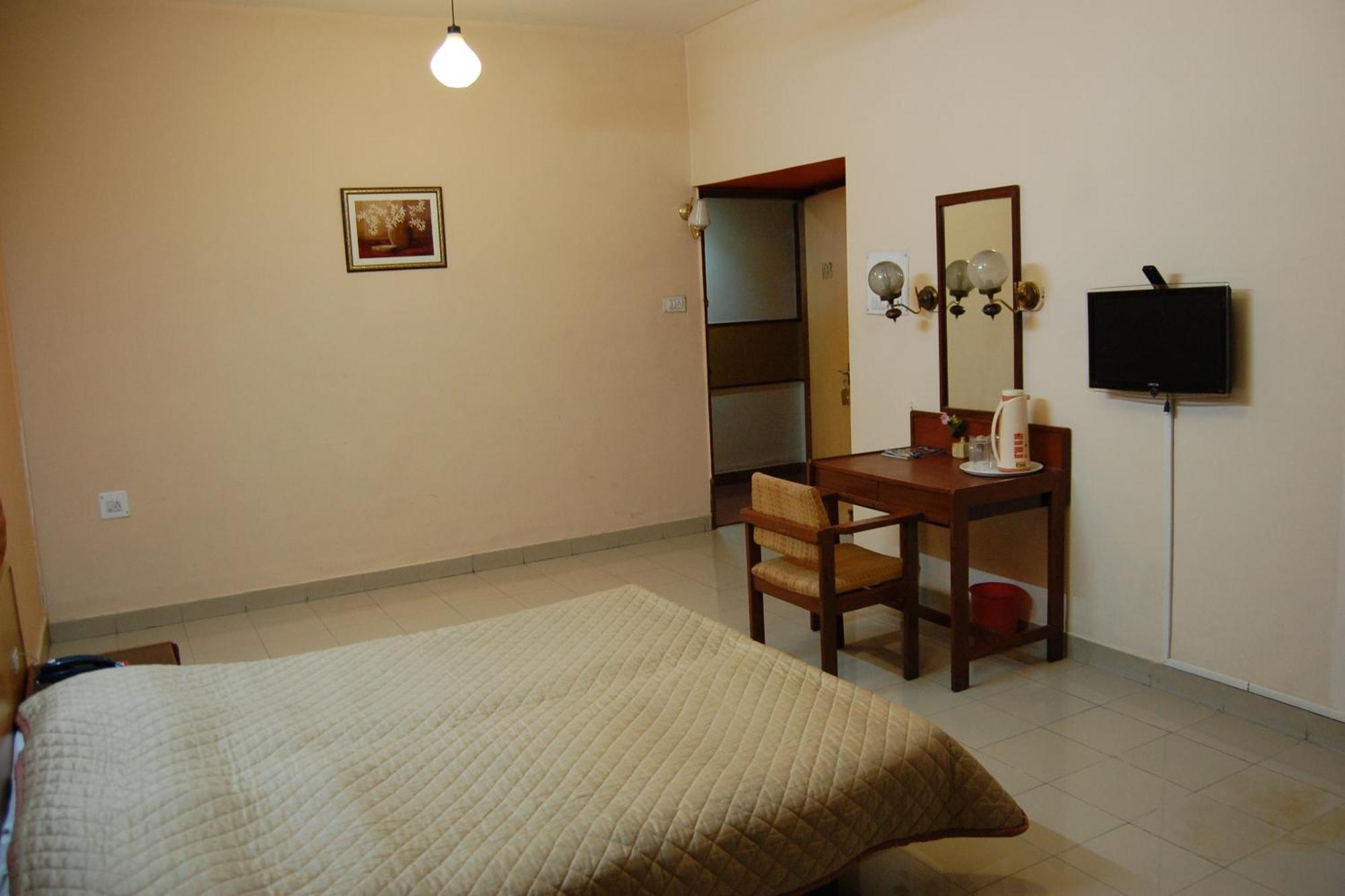 Hotel Raviraj Pune Eksteriør bilde