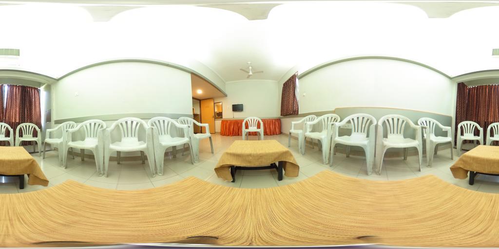 Hotel Raviraj Pune Eksteriør bilde