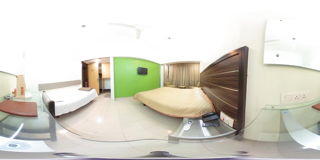 Hotel Raviraj Pune Eksteriør bilde