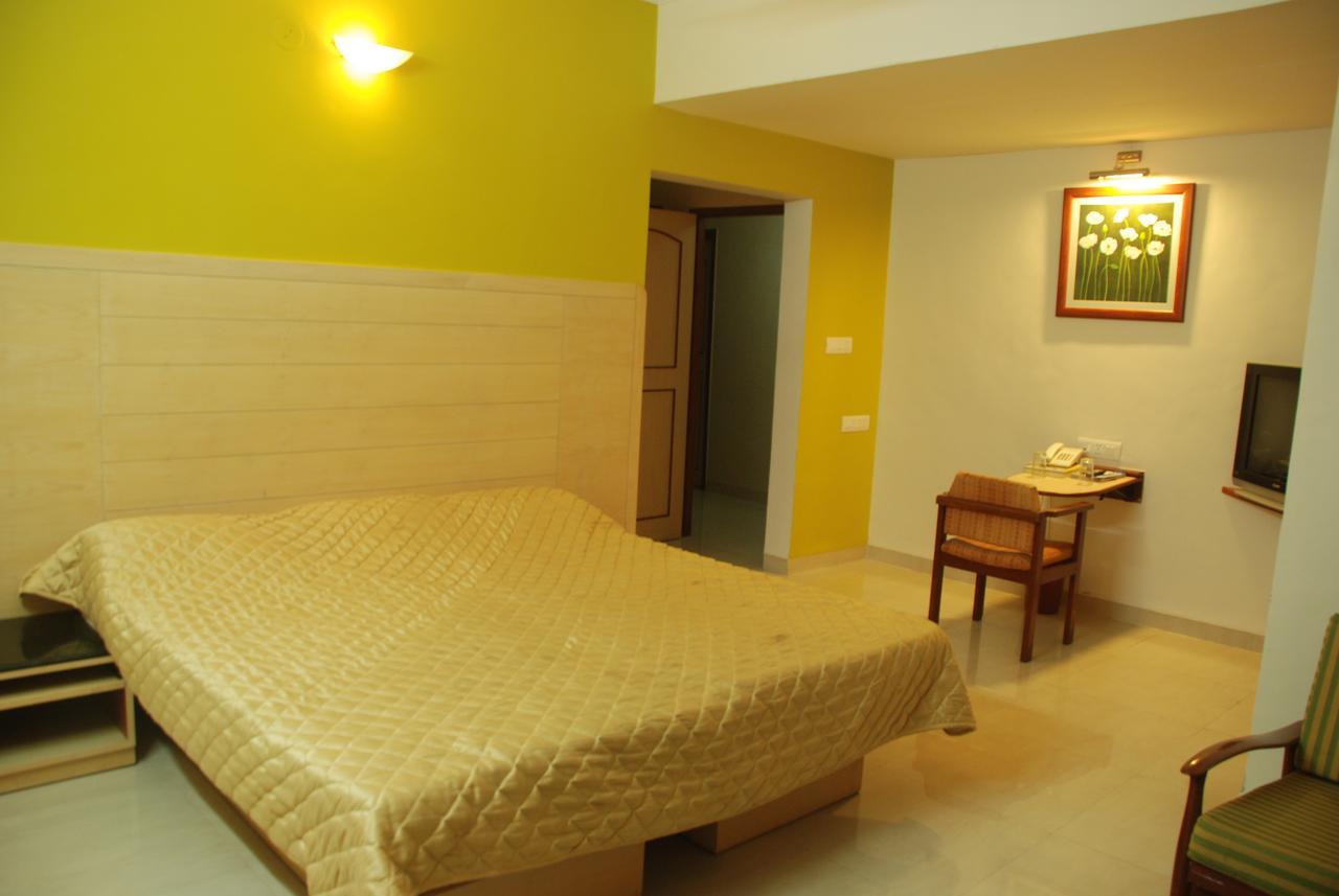 Hotel Raviraj Pune Eksteriør bilde