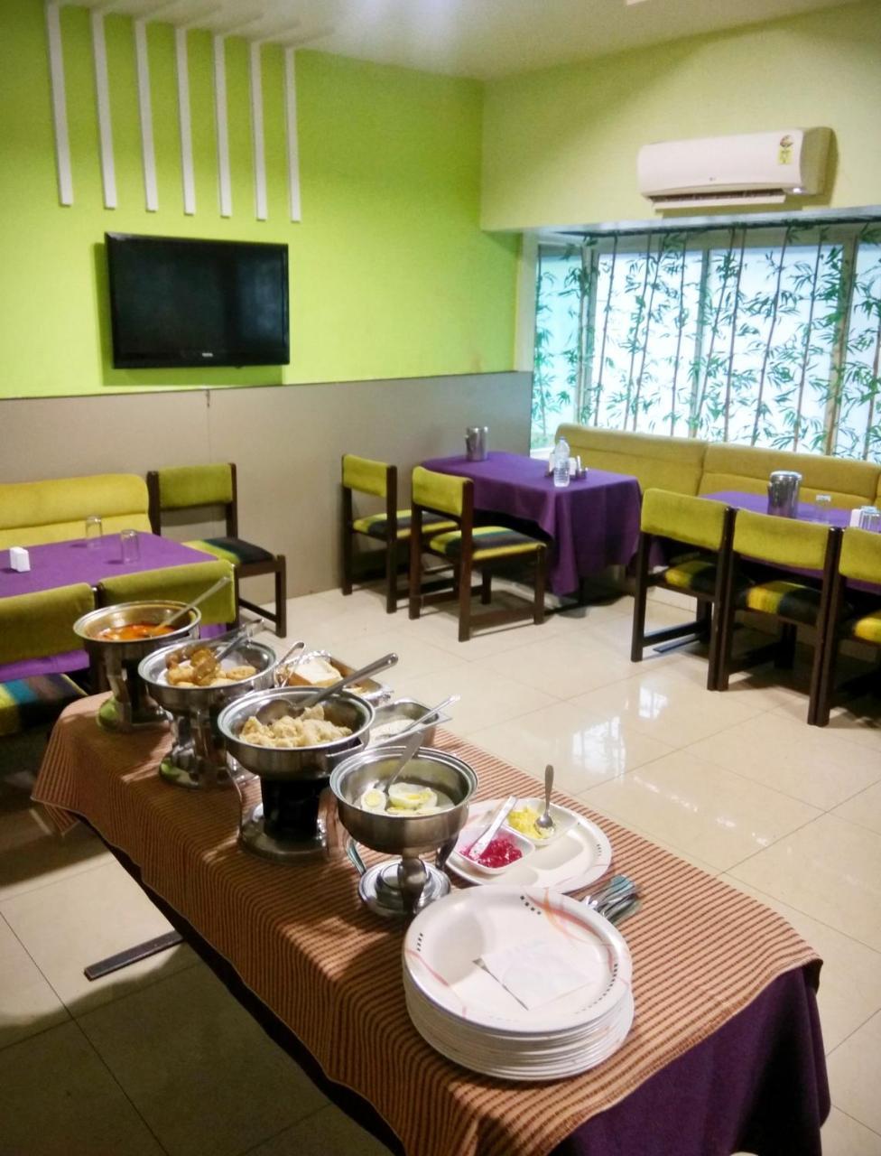 Hotel Raviraj Pune Eksteriør bilde