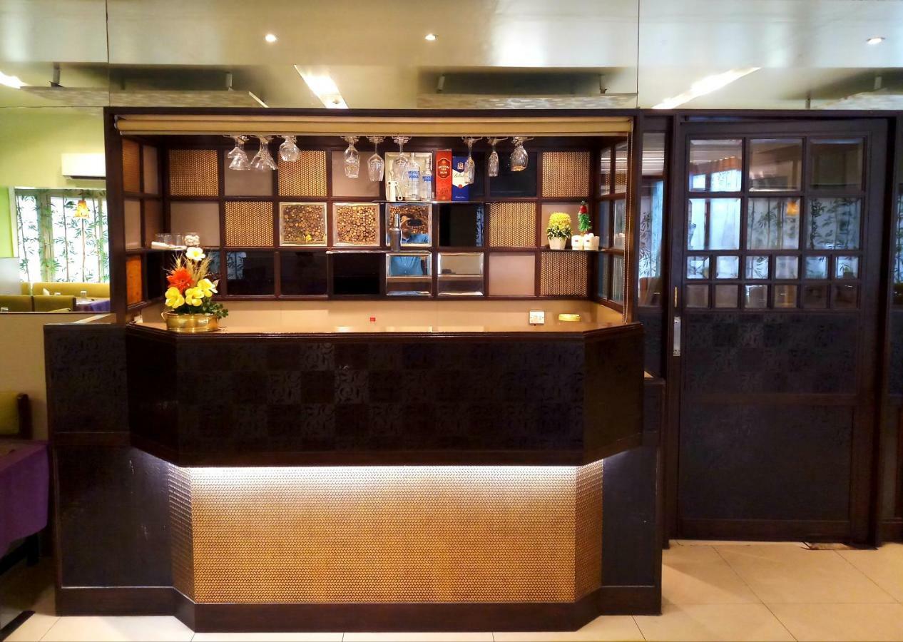 Hotel Raviraj Pune Eksteriør bilde